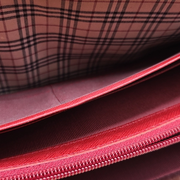 Authenticated Burberry Red Long Wallet - Picture 10 of 13